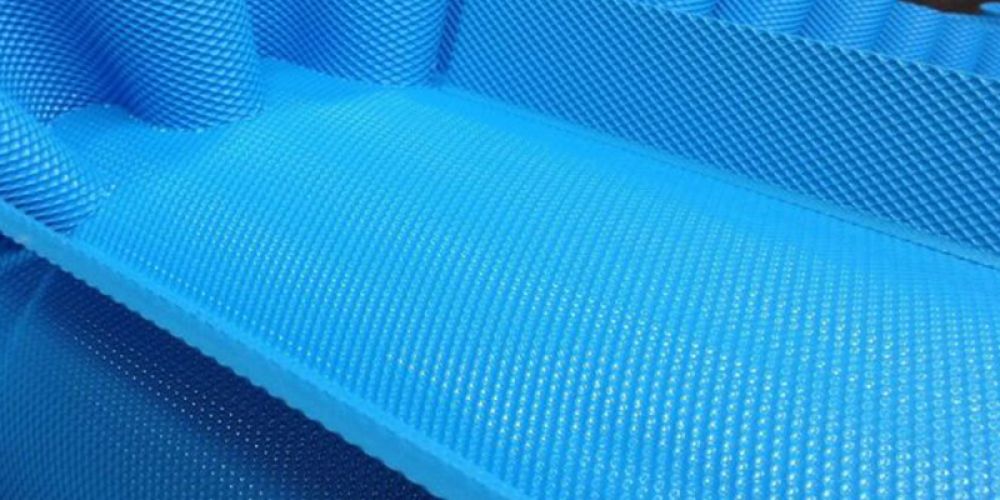 What are the key considerations regarding the color, thickness, and surface pattern of PVC conveyor belts?