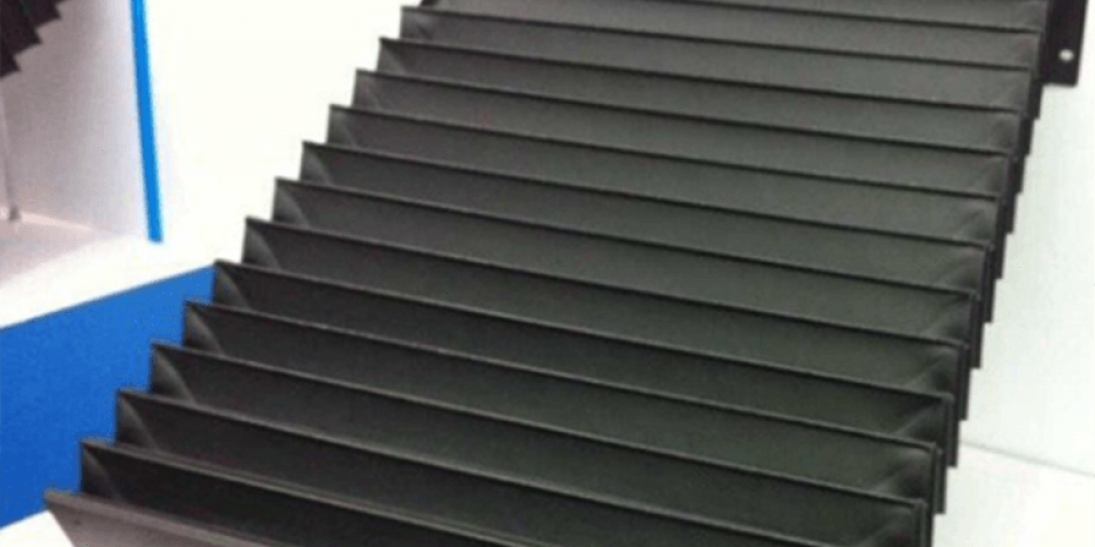 Flexible telescopic shield: flexible response to various mechanical movement needs