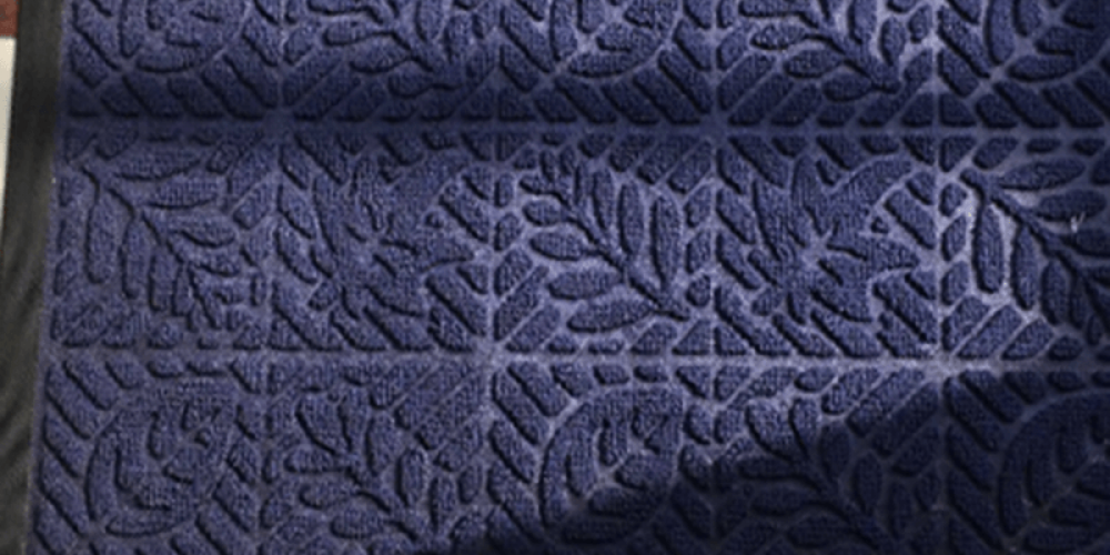 How to choose the right embossed carpet material?